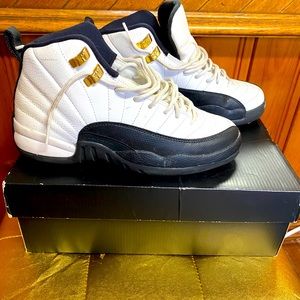 Air Jordan 12 retro (GS) size 4.5